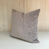 Funda Cojín Terciopelo Abelia Smoke 50 x 50 cm