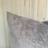 Funda Cojín Terciopelo Abelia Smoke 50 x 50 cm